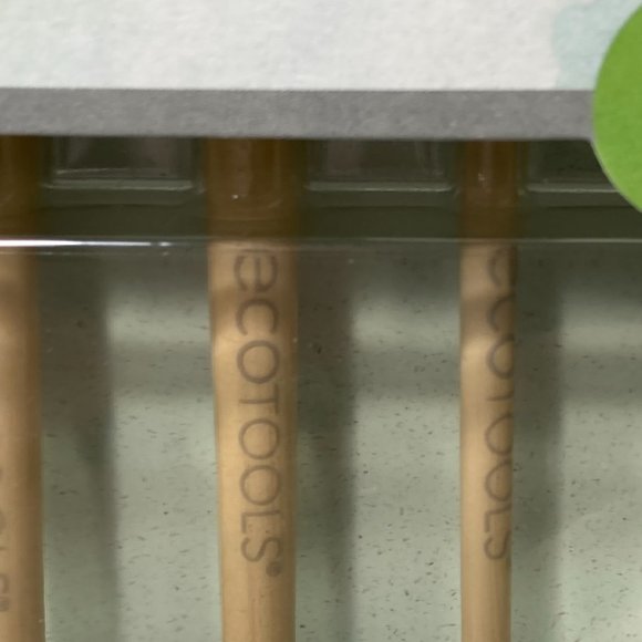 Eco Tools Daily Defined Eye Makeup Brush Set - Picture 8 of 16